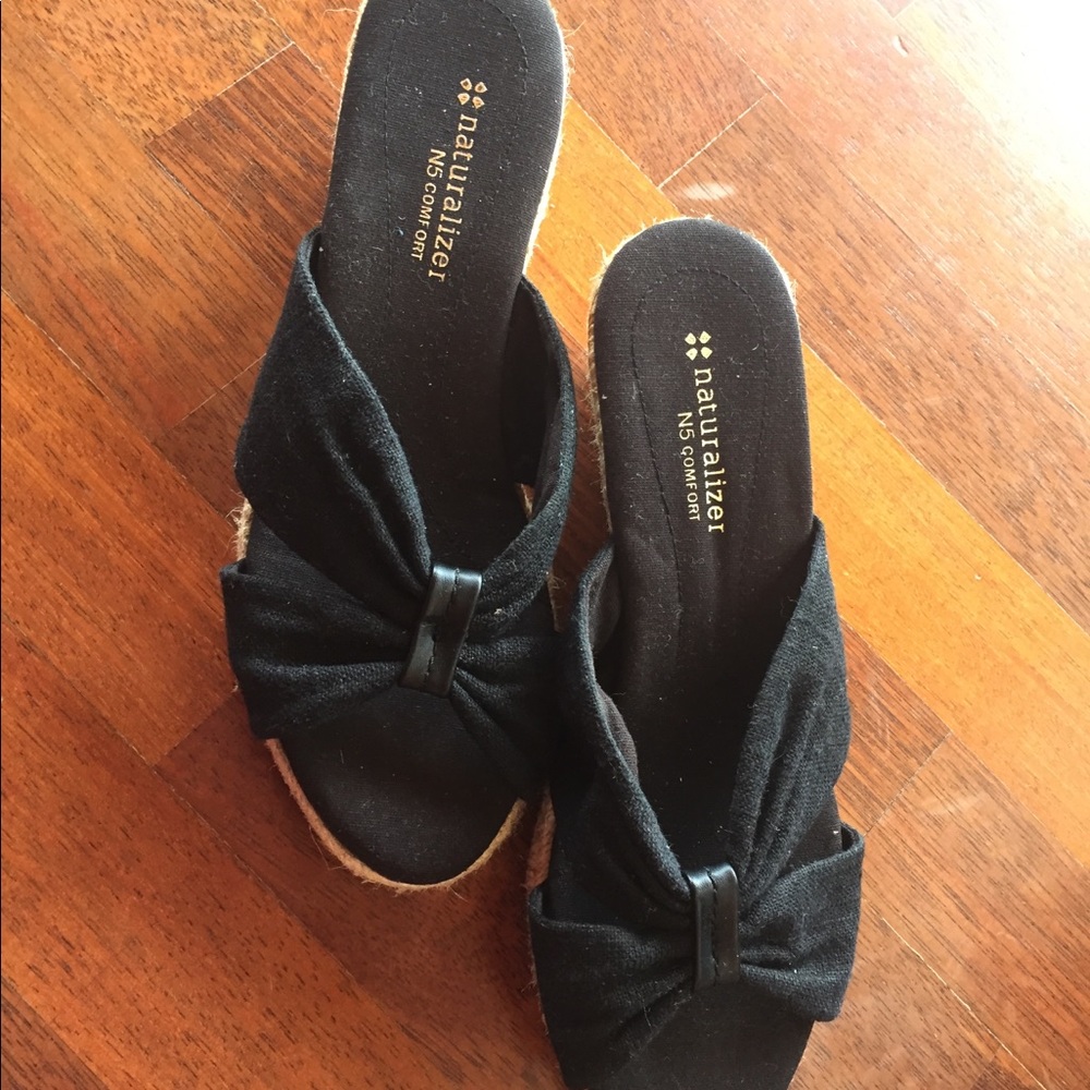 Naturalizer size 8 wedges